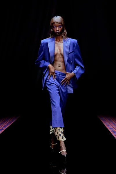 Look 27